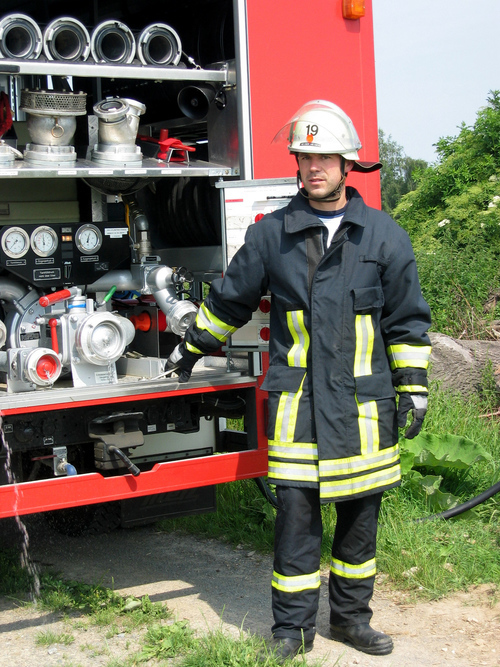 Kommunalpolitik mit Feuerwehr-Torte