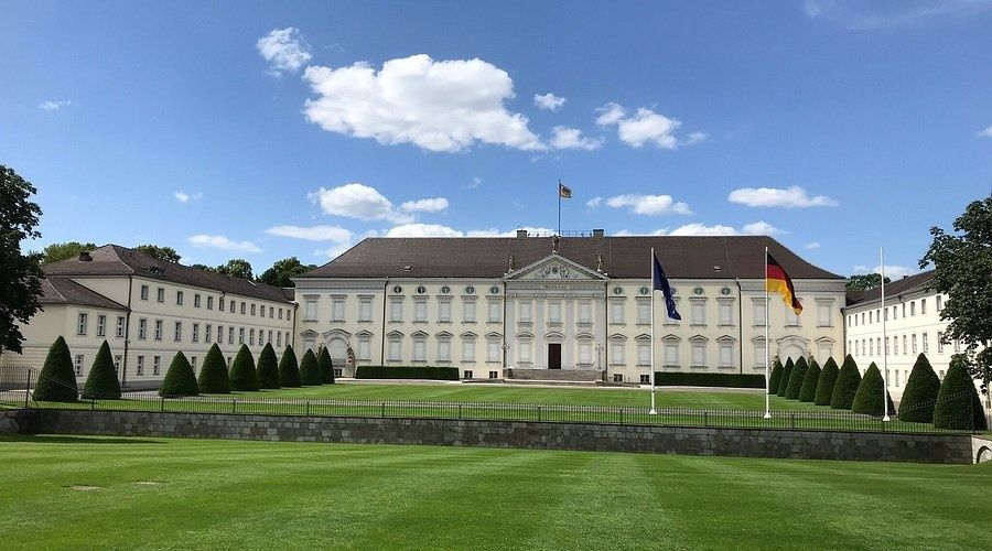 Der Bundespräsident: Zurückhaltendes Staatsoberhaupt oder politische Leitfigur?